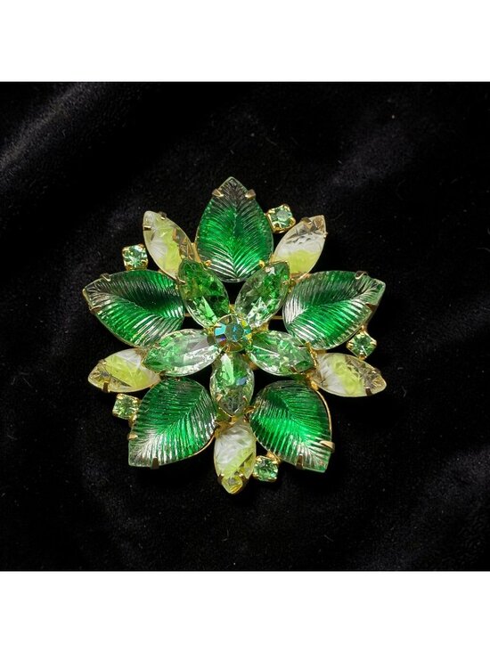 None Jewelry - Molded Glass Flower Brooch Green Stones Gold-Tone Base 2" Diameter Vintage